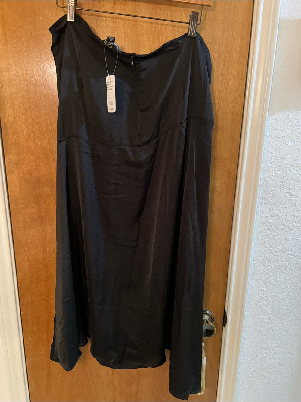 Elegant Black A-Line Satin Skirt. NWT. 2X